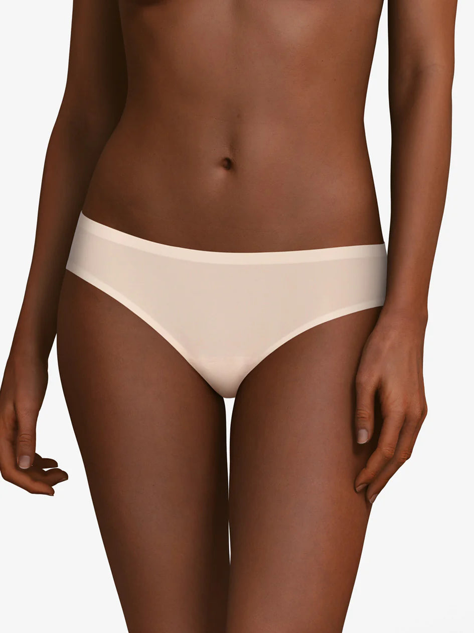 Model is wearing Chatelle SoftStretch Bikini front picture