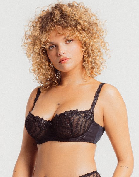 Embellished with a detailed flower embroidery, the Balconette Bra from Louisa Bracq's Lys Royal line boasts a combination of garlands of small leaves and sheer tulle for a subtle, sensuous style. 